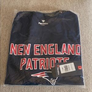 Men’s New England Patriots size large T-shirt